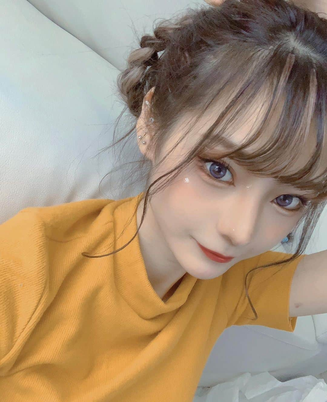 miuさんのインスタグラム写真 - (miuInstagram)「今の季節半袖か長袖かわからん🤮 天気が微妙〜」9月23日 18時30分 - sq._.mu