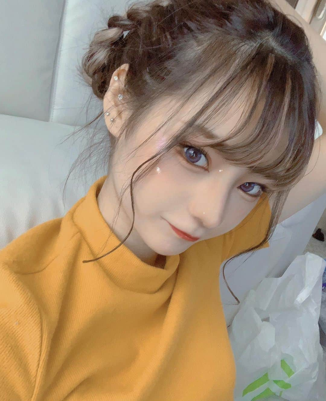 miuさんのインスタグラム写真 - (miuInstagram)「今の季節半袖か長袖かわからん🤮 天気が微妙〜」9月23日 18時30分 - sq._.mu