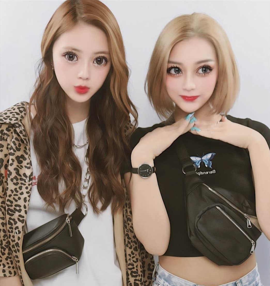 えまぽち(穂波エマ)のインスタグラム：「この前の神戸行った時の🦋  高校フレンズ👩🏼‍🏫 わっしょい♪( ´θ｀)ノ  #プリクラ #ぷりんと倶楽部 #宇宙人注意報」