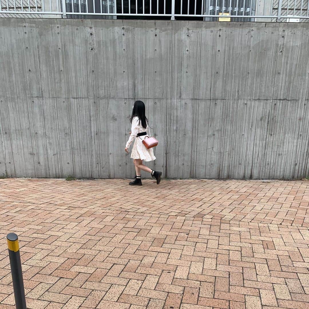 加藤梨里香さんのインスタグラム写真 - (加藤梨里香Instagram)「久々のお散歩にテンション上がってはしゃぎました☺︎ 昨日も数駅分歩いて楽しかったな。」9月23日 18時42分 - ririka_kato_