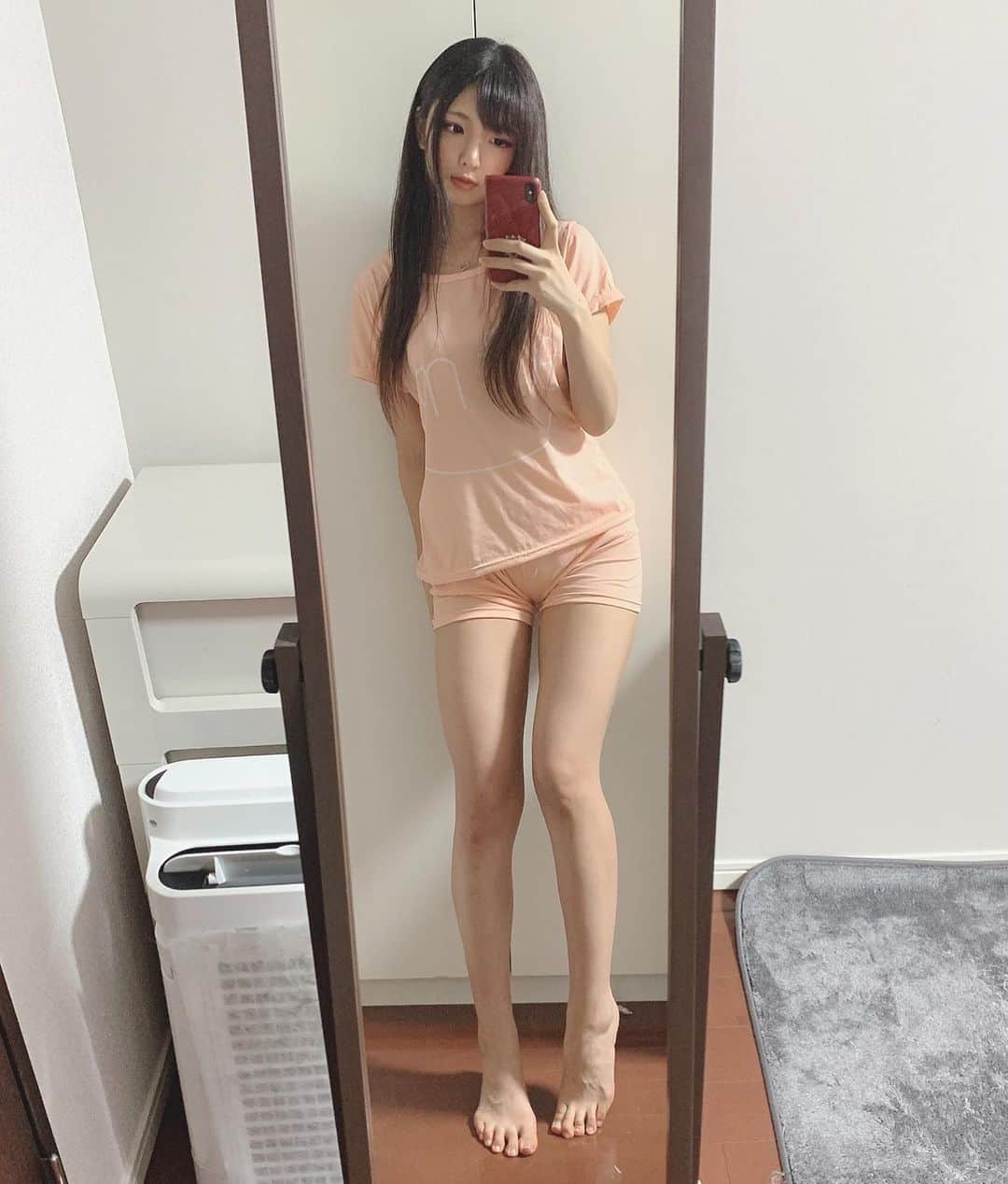 りっきゅんのインスタグラム：「. 足まとめその② (未公開含)」