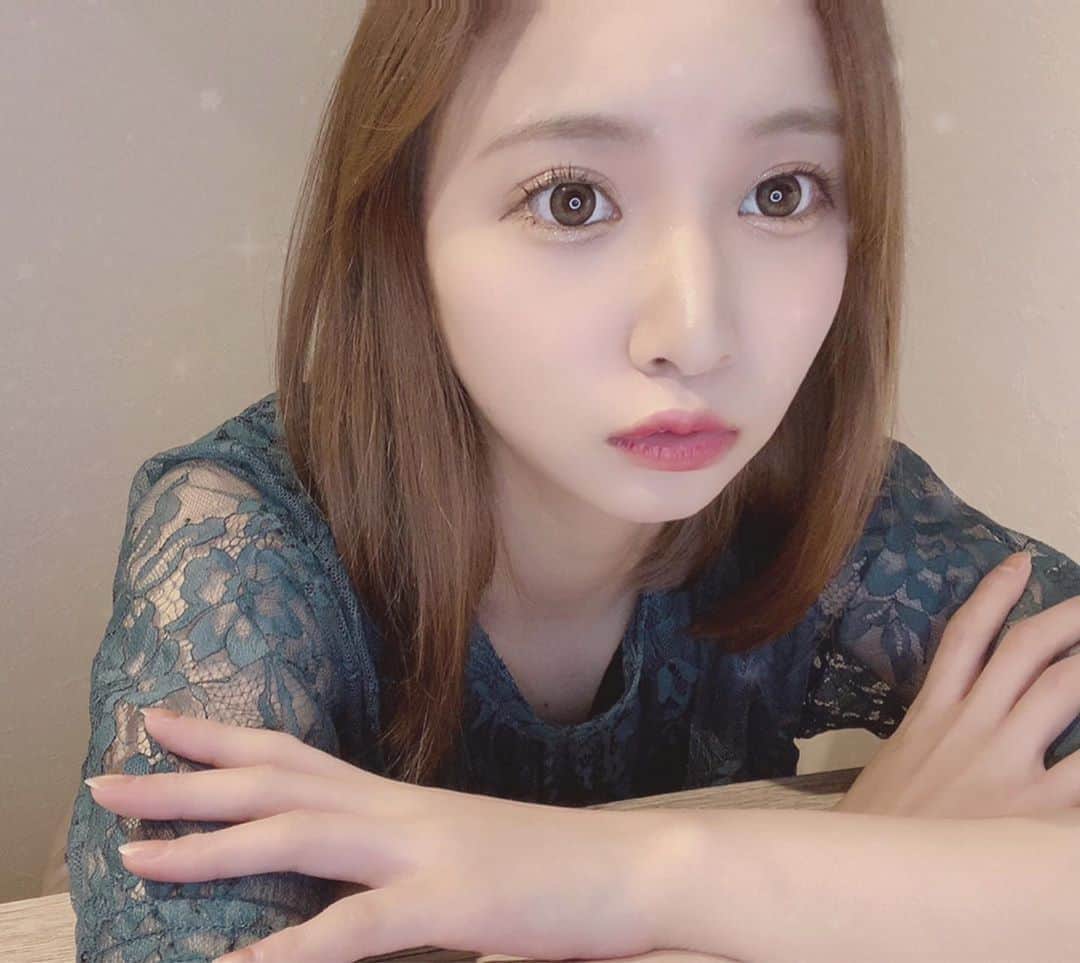 のインスタグラム：「カラコン変えてみた☺️🌟 . #selfie #aw2020 #me #tflers」
