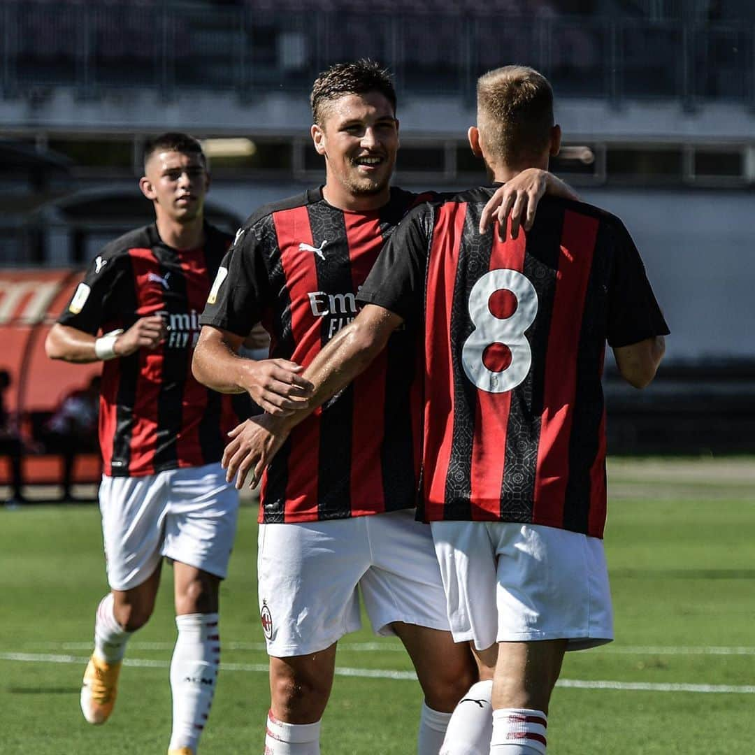 ACミランさんのインスタグラム写真 - (ACミランInstagram)「✅ #MilanBrescia: Mionić, Signorile, Di Gesù ✅ Starting off on the right foot 👏🏼 Our boys made us proud in round one of the #PrimaveraTIMCup #MilanYouth #SempreMilan」9月24日 0時31分 - acmilan