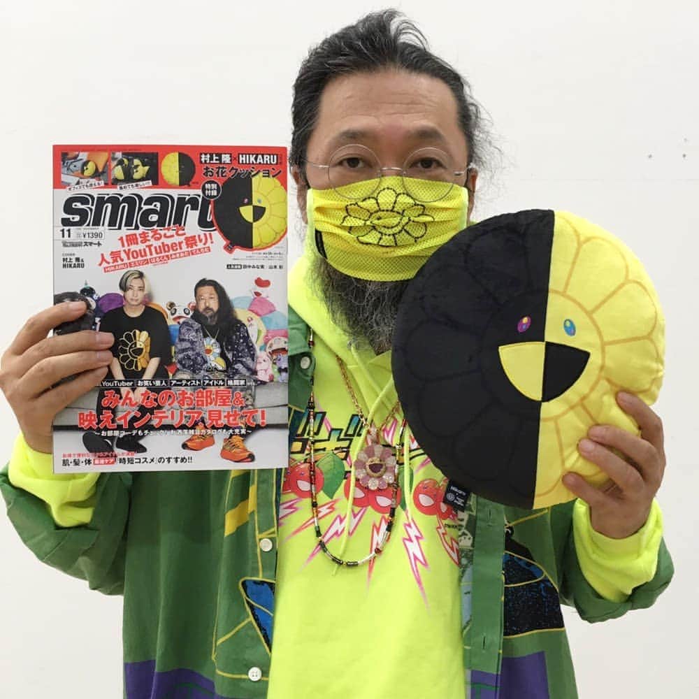 smartさんのインスタグラム写真 - (smartInstagram)「いよいよ明後日25日発売！ 村上隆さん×HIKARUさんが表紙と付録のsmart11月号。 ぜひ全国の書店・ネット書店・コンビニでゲットしてください！！  #宝島社　#smart11月号 #takashimurakami #村上隆 #ヒカル」9月23日 19時08分 - smart_tkj