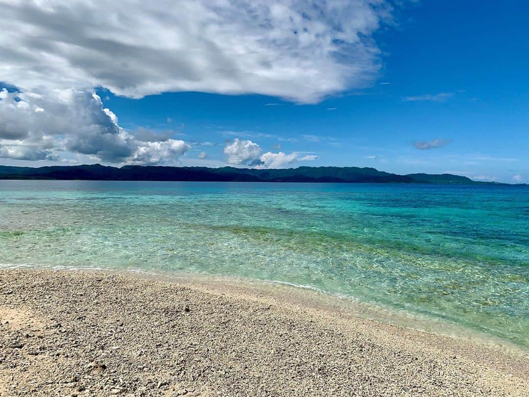 桜咲いおりさんのインスタグラム写真 - (桜咲いおりInstagram)「. .  載せたい写真がありすぎて何から載せればいいか分からない🥺  海綺麗🏖🐠☀️🥺🥺  . .  #沖縄 #沖縄旅行 #石垣島 #海 #綺麗な景色   #名古屋 #錦 #錦3 #キャバクラ #キャバ嬢 #ホスト #ギャル #いいね返し #いいねした人で気になった人フォローする #北新地 #すすきの #中洲 #六本木 #歌舞伎町」9月23日 19時11分 - iori_jinsei