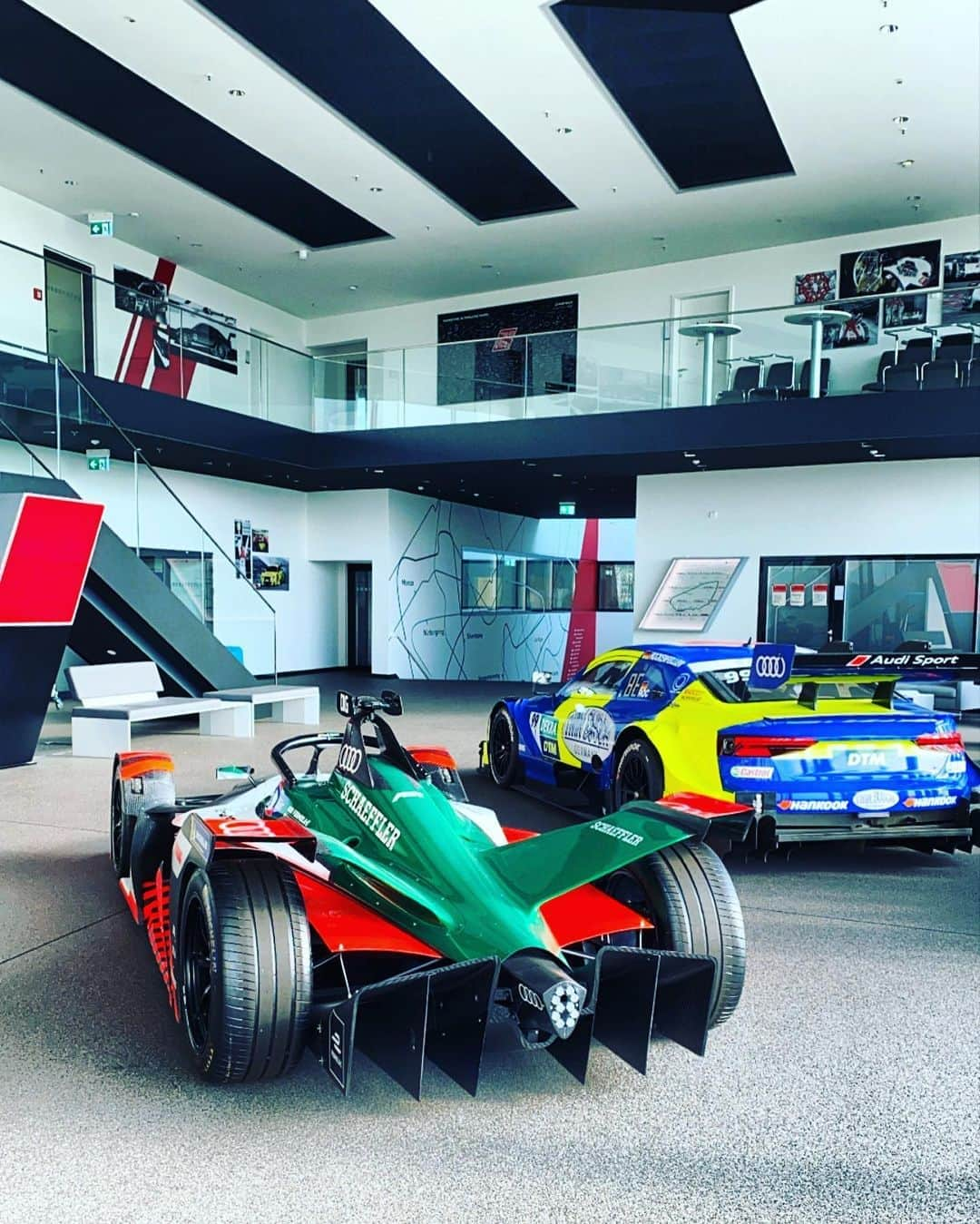 ルーカス・ディ・グラッシさんのインスタグラム写真 - (ルーカス・ディ・グラッシInstagram)「Living room goals 🤩 #AudiSport」9月23日 19時12分 - lucasdigrassi