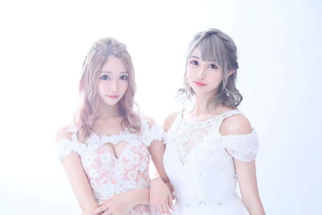 そら のインスタグラム：「今日から4日間出勤です👗💕  今日はうららも居るから久々🥰  ﻿ #新宿 #歌舞伎町 #六本木 #ミナミ #キャバ嬢﻿ #キャバクラ #姉妹 #キャバキャバ #麻布 #ラウンジ﻿ #キャバレー #ガールズバー #自撮り女子」