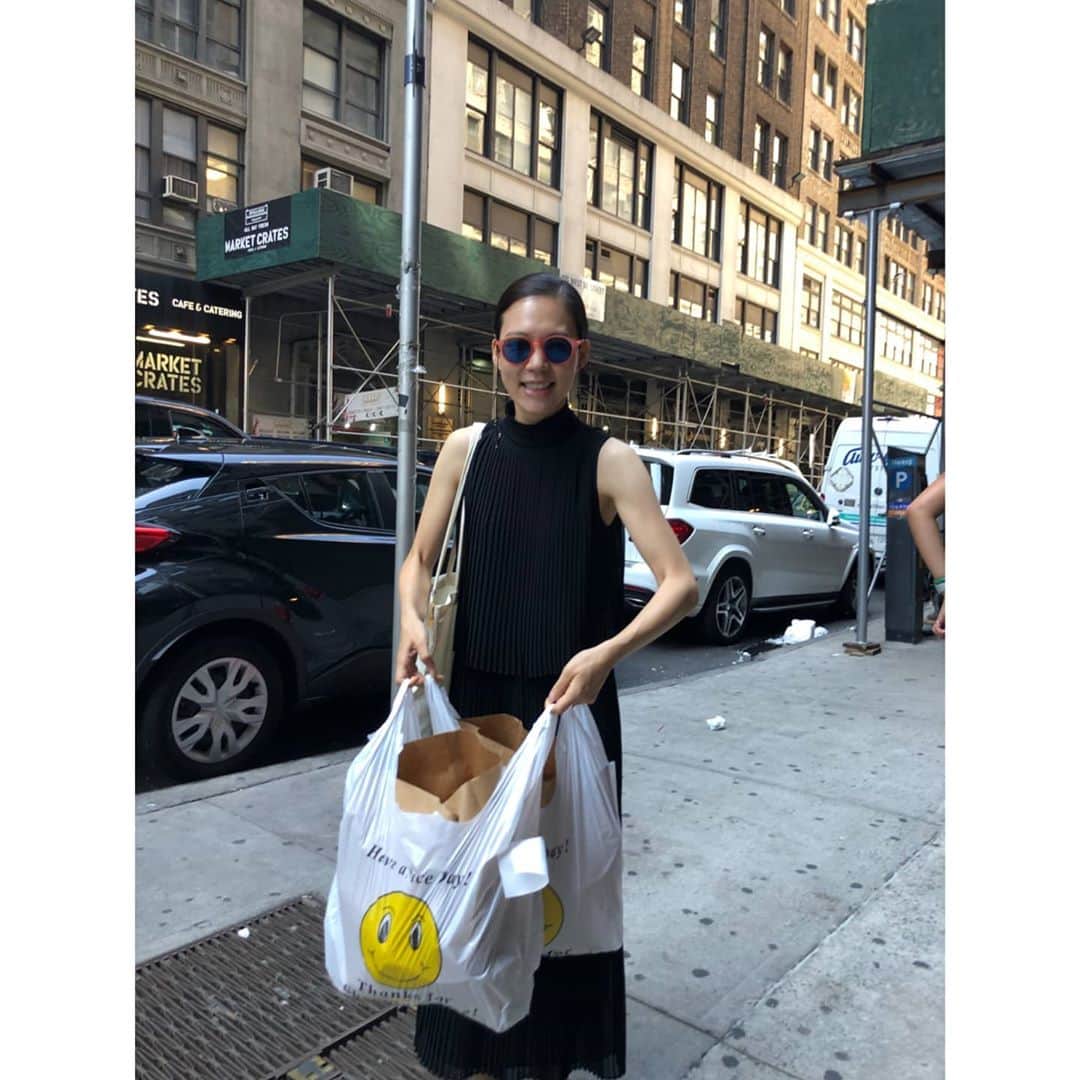 ハン・イェリのインスタグラム：「2019. 8월과9월사이. 민아야 여울아 사진찍어 줘서 고마워. 꺼내보고 추억할 수 있어 감사한.」
