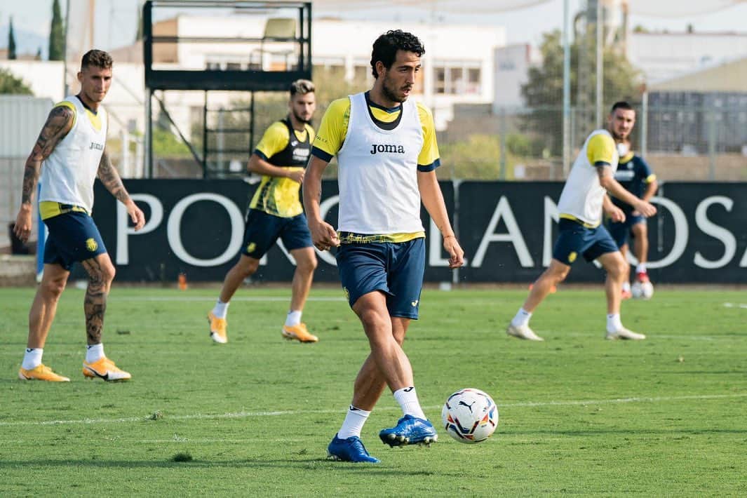 のインスタグラム：「El domingo nos espera un partido durísimo pero llegaremos preparados! Trabajo, trabajo, trabajo! Endavant!!!」