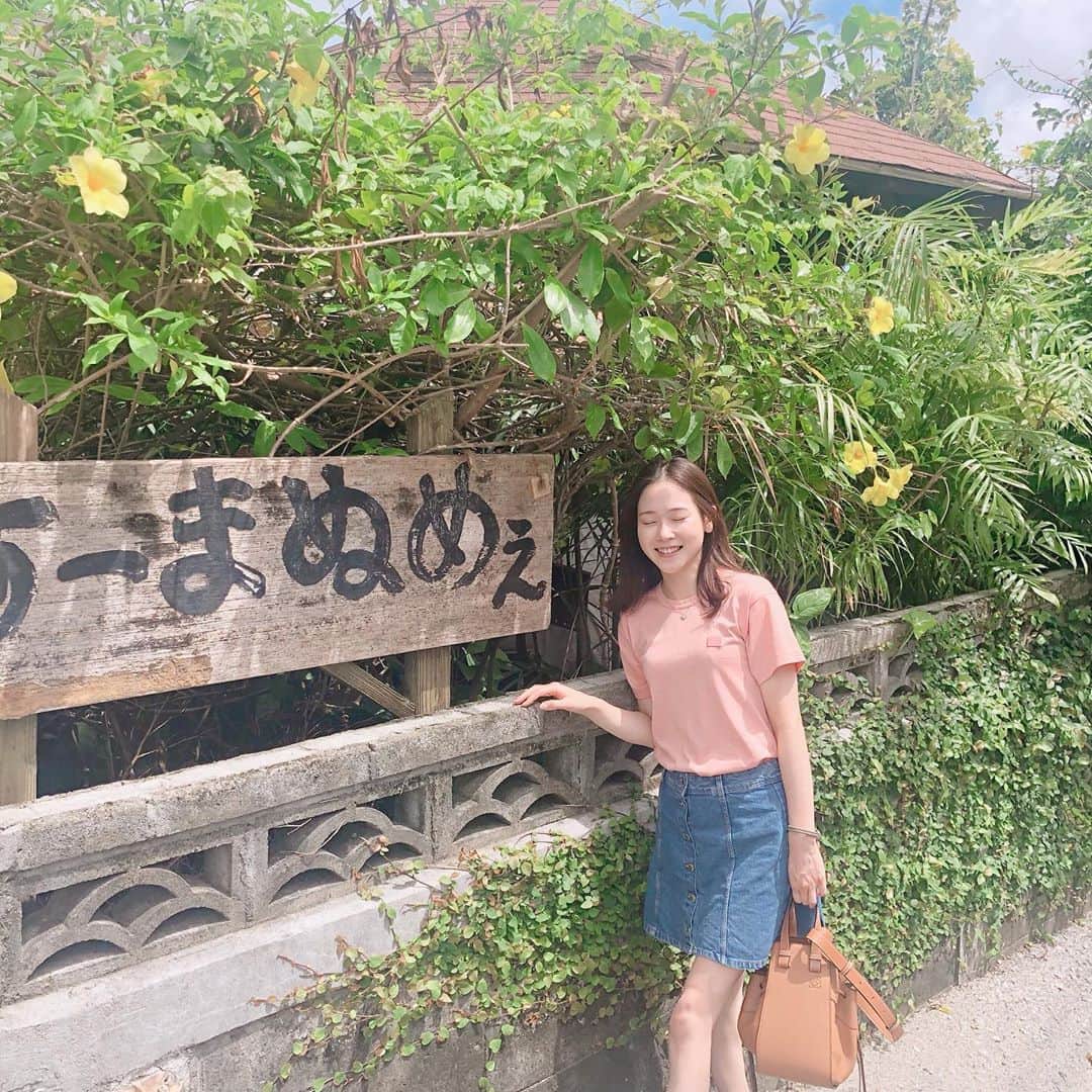小原星のインスタグラム：「旅の記録🌼💛 . 👕#acnestudios  🩳#handm .  #写真の4割は目をつぶってる😂」