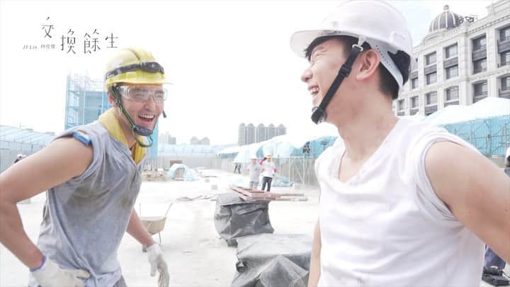 林俊傑のインスタグラム：「⠀ 《交換餘生》MV 確定看懂了嗎？⠀ ⠀ Full version MV: YouTube.com/jjlin⠀ Full version Behind the Scenes: LINK IN BIO⠀ ⠀ #交換餘生⠀ #NoTurningBack⠀ #林俊傑交換餘生」