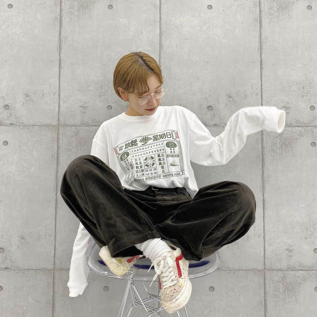 Mahoさんのインスタグラム写真 Mahoinstagram モカちゃん Satsumaimoka の Tシャツに引き続き ロンtも めためた可愛い これxlだよ パンツはユニクロ Ootd Fashion メンズライク 古着好きな人と繋がりたい 古着 古着コーデ おしゃれさんと