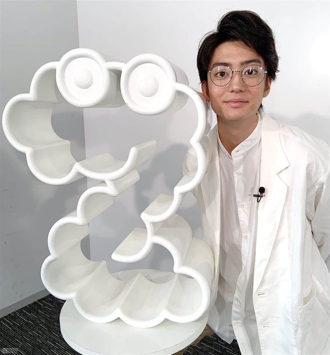 伊藤健太郎のインスタグラム：「「伊藤健太郎のZIP!シネマ」、明日あさ6時45分すぎ放送です。このメガネは…！？ 是非ご覧ください👀 #ZIP! #伊藤健太郎のZIPシネマ」