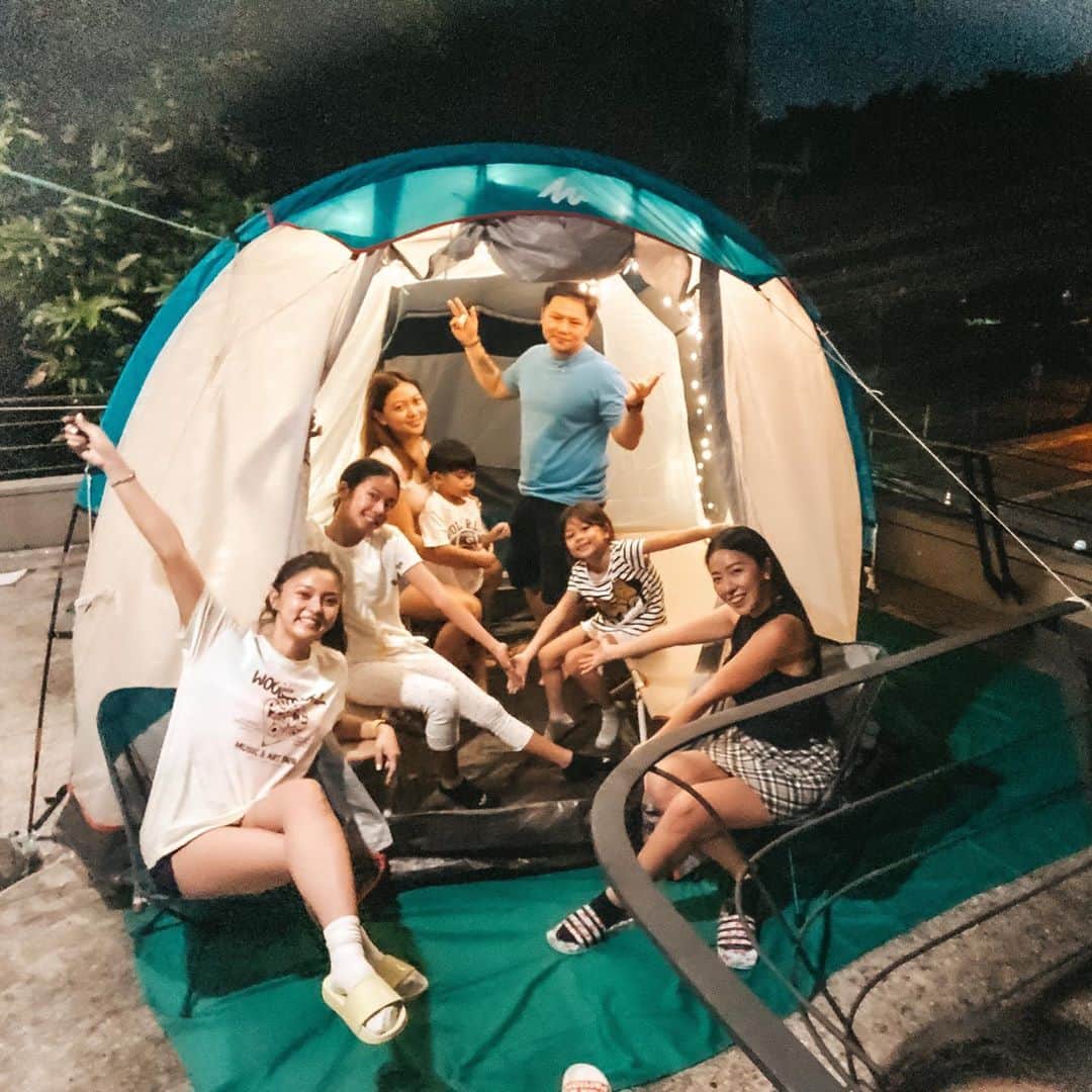 Kim Chiuさんのインスタグラム写真 - (Kim ChiuInstagram)「Hi everyone!❤️ hope you can watch my latest vlog on my channel (KIM CHIU PH) our surprise birthday celebration for my ate @kamchiu plus nag camping kami sa bahay!😅🏡 you can also click the link in my bio for full video!👆🏻thank you!💋😁」9月23日 20時24分 - chinitaprincess