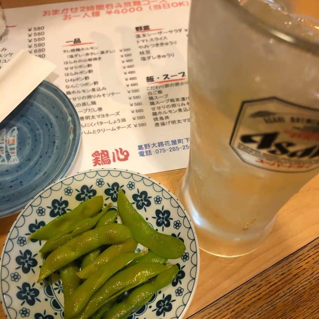 直樹 加藤さんのインスタグラム写真 - (直樹 加藤Instagram)「.. 月に一度の飲むエイギョウ。  １軒目は、西京極の鶏心さん。  つきだしの枝豆とブラックニッカハイボール。  #大文字屋加藤酒店 #西七条 #梅小路#西京極 #鶏心」9月23日 20時25分 - daimonjiyakatonaoki