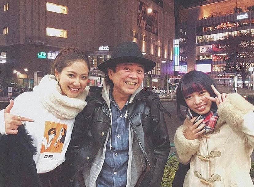 なみなみのインスタグラム：「♪ 本日はみんなのスターで我らのプロデューサーでもあるBEGINの島袋優にーにー （ @masarushimabukuro ）の誕生日〜㊗️🍾🎉 . まさるにーと音楽が一緒にできる幸せを噛み締めながらたくさんの人たちに音楽を届けていきたいです☺️✨ . これからも沢山よろしくお願いします😆 ハッピーバースデー🎁」