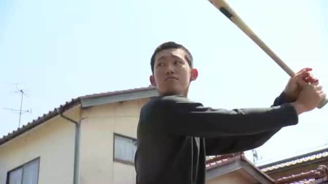 飯田嘉太のインスタグラム：「⚾ 以前、初の仕事に挑戦しますとお伝えしましたが (⑧つ前の投稿をご覧下さい😌) この度⑮分のドキュメンタリー番組を作りました‼ ・ ・ 主人公は日本航空石川の野球部にいた 竹下樹選手(金沢市出身)です✨ ・ ・ 内容は観てからのお楽しみなのでここでは語りませんが いつものイイダスポーツとは全く異なるテイストです😏 ・ ・ 野球を知らなくても感情移入してもらえるかなと👍 少しでも石川県民の方に観て頂けたら嬉しいです😄 ・ ・ アングル2020【感謝の夏〜夢の舞台 甲子園〜】  今月26日(土) 午後6時〜放送です📺  #石川テレビ #アナウンサー #飯田嘉太 #初挑戦 #ドキュメンタリー #アングル #2020 #日本航空石川 #野球部 #竹下樹 選手 #高校球児 #cm #たくさん流れるみたいです」