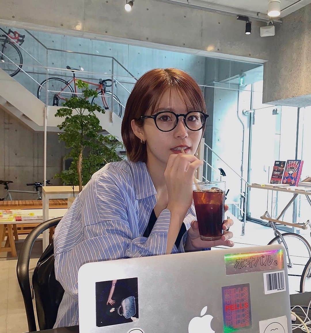 のインスタグラム：「いつの間にか飲めるようになってたブラックコーヒー☕️ #作業day#YouTube編集中」