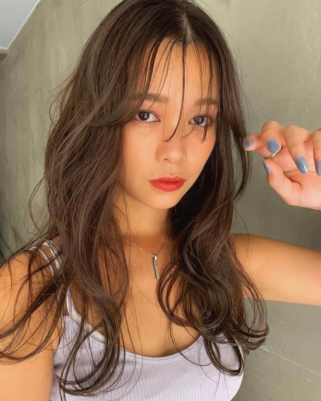松林彩のインスタグラム：「久々撮影行ってきたよ📸❤︎  楽しかった〜💭 最近は裏方ばっかだから また撮影色々やりたいなと凄い思う💭❤︎  #サロモ #サロンモデル #ロングヘア#ヘアアレンジ #アッシュカラー #ラベンダーアッシュ #撮影 #撮影モデル #f4f #hair #hairstyle #haircolor #makeup #coordinate #fashion #instafashion  #hair #ootd #girl　#girls #love #follow #me #like4like」