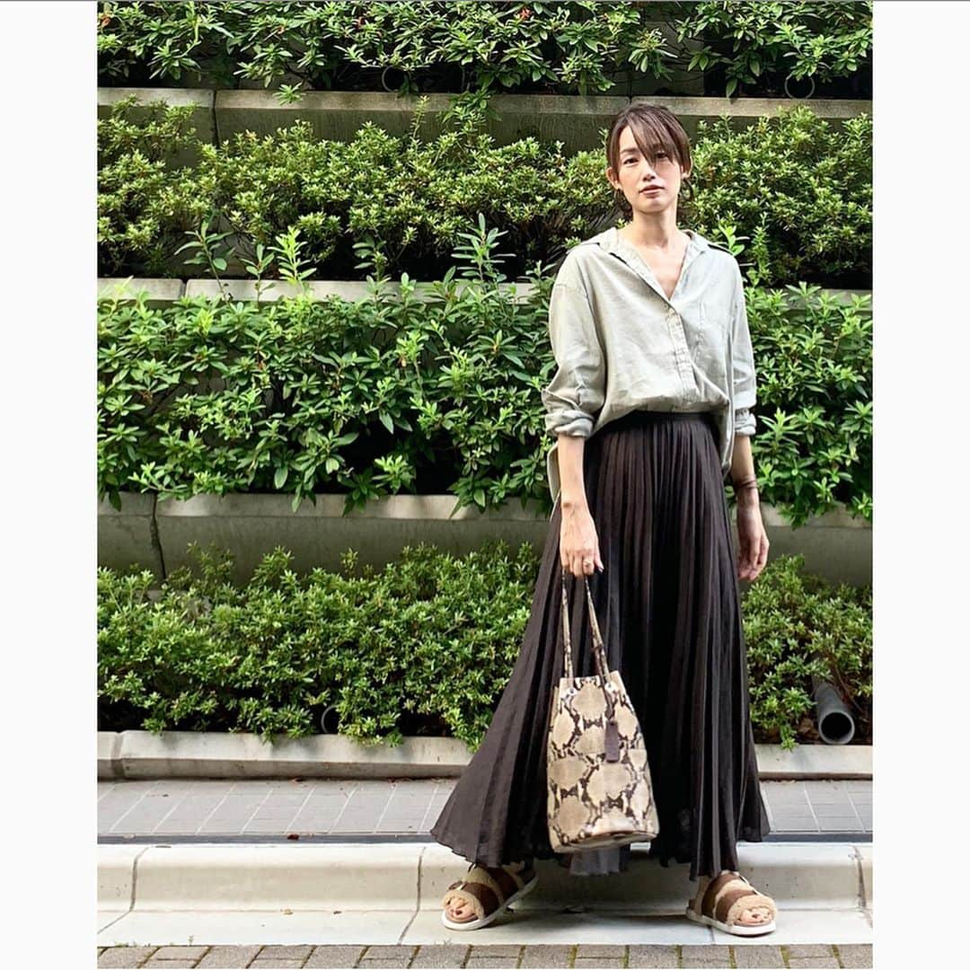 武藤京子さんのインスタグラム写真 - (武藤京子Instagram)「* * 先日のお洋服 * BROWN×KHAKI * モケモケサンダルで 秋仕様🍂 * #elura #slobeiena #marcomasi #maurodebari #アメブロ更新しました #STORYブログ更新しました」9月23日 20時56分 - kyokomuto0628