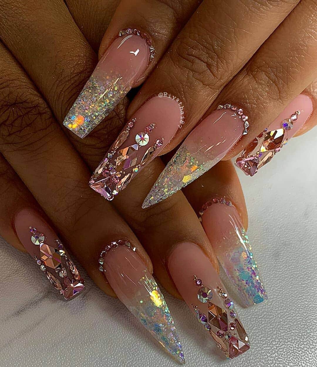 SHEINさんのインスタグラム写真 - (SHEINInstagram)「There's nothing a fresh manicure can't fix 💅  @empirenailclips #SHEINinspo #beauty #glitternails」9月23日 21時08分 - sheinofficial