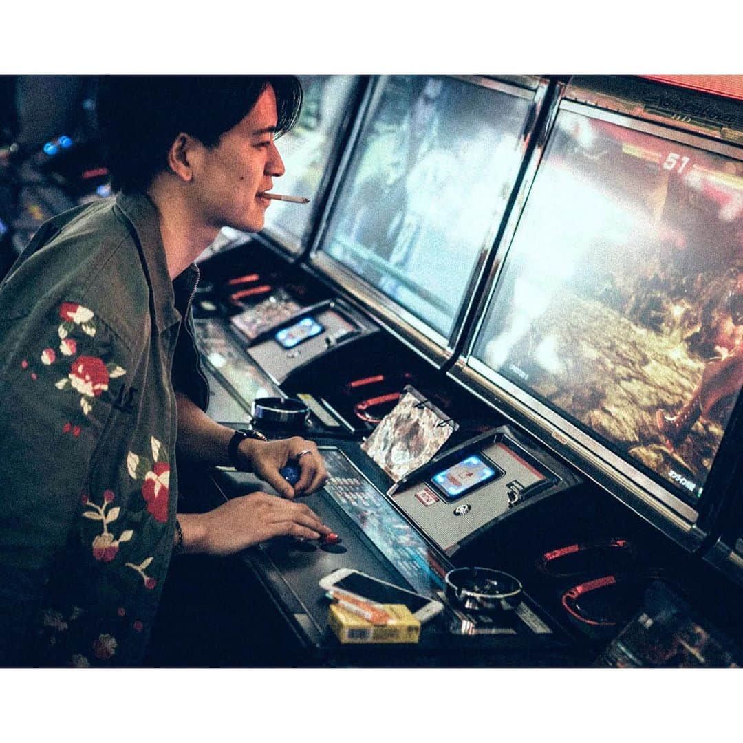 のインスタグラム：「D side...... 自分の目で見たもんだけを信じる👍 ・ ・ P.S.僕はプライベートでは非喫煙者です👍」