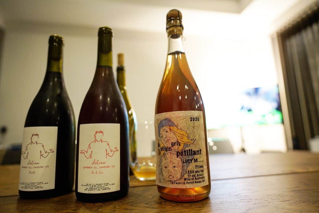 土井雪広さんのインスタグラム写真 - (土井雪広Instagram)「今日は2020新作ナチュラルワインを飲み比べ。  2枚目の写真のやつはめちゃ旨いんだけど、名前はcomme ci comme ca😂   #lucymargaux  #borachiowine #naturalwine #australia #commecicommeca」9月23日 21時12分 - yukihirodoi.pic
