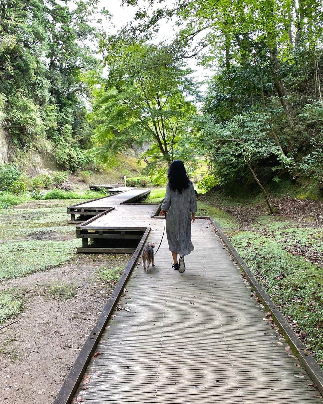 恵里花のインスタグラム：「毎日忙しい旦那さんと﻿ ようやく一緒に過ごせた2連休🍂﻿ こんな時は自然豊かな場所が1番です😌🌿」