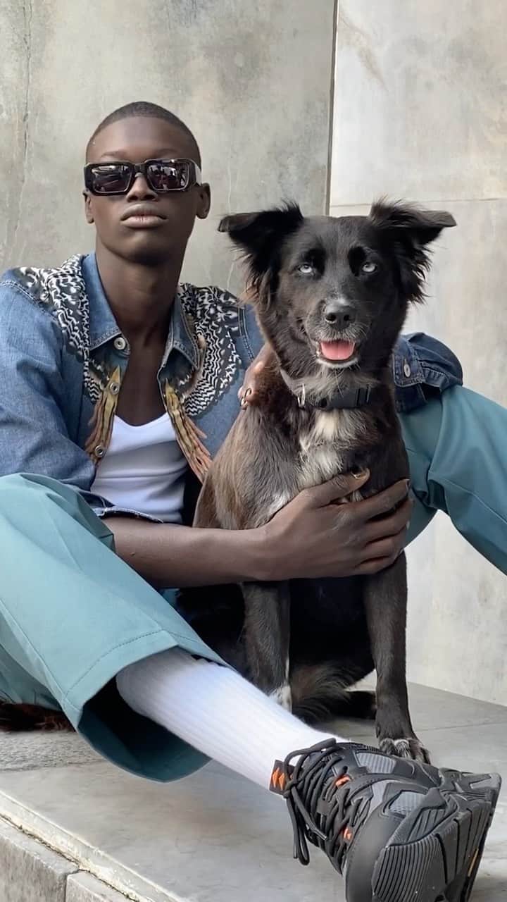 マルセロ・ブロン カウンティ・オブ・ミランのインスタグラム：「Shooting the new @countyofmilan SS21 Starring NOA TASIC BURLON & @cheikh.diakhate.officiel @retrosuperfuture sunnies collab」