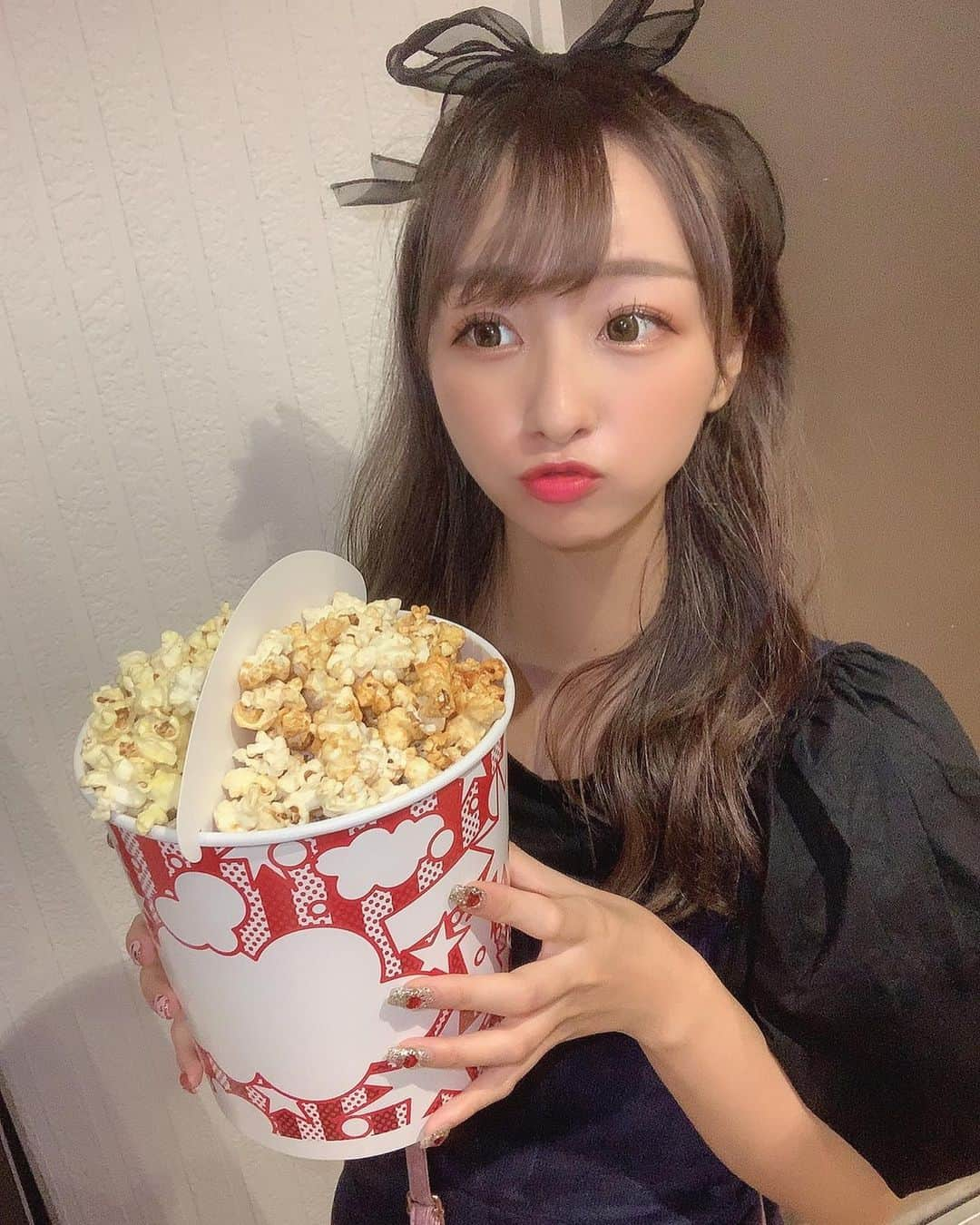 渡辺葉月さんのインスタグラム写真 - (渡辺葉月Instagram)「ポップコーンは絶対キャラメル🍿❕」9月23日 21時44分 - hazu.1123