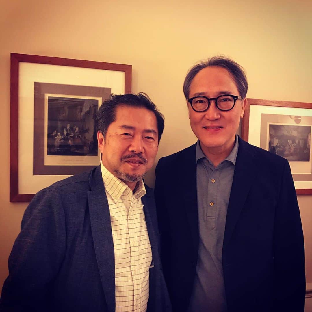 佐野史郎のインスタグラム：「元東京地検特捜部検事、弁護士の郷原信郎氏と久しぶりに四方山話。 検事役もやったし、取材も兼ねて。 65年のつきあい‼︎」