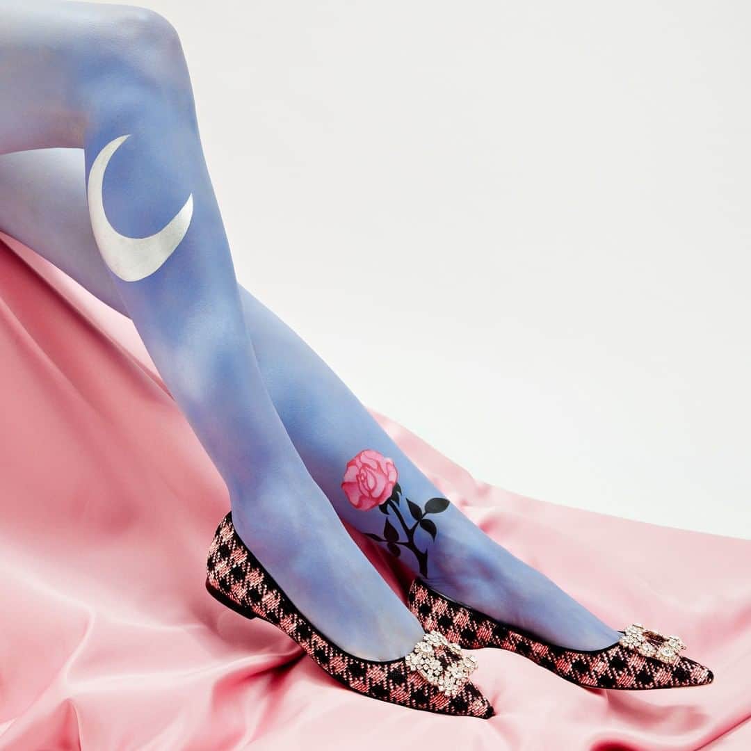 ロジェ・ヴィヴィエさんのインスタグラム写真 - (ロジェ・ヴィヴィエInstagram)「@GherardoFelloni combines the classic and the contemporary with the #FlowerStrass ballerinas in a pink houndstooth print. #RogerVivier #FW20 #GherardoFelloni   Discover the collection through the link in bio.   Photographer: @ElenaRendinastudio」9月23日 22時00分 - rogervivier