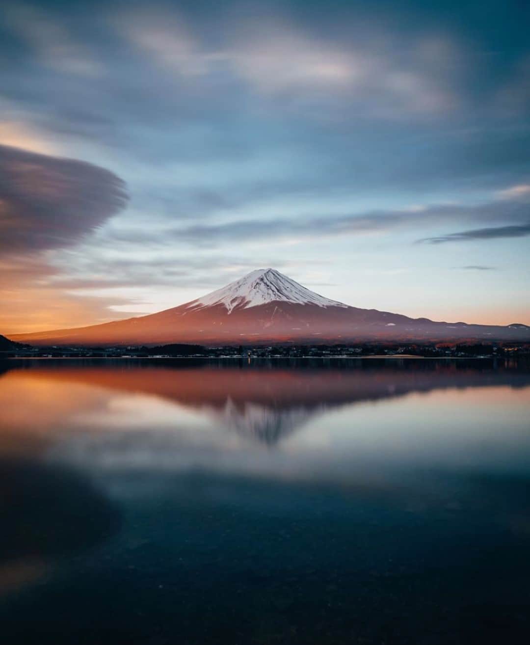 Earth Picsさんのインスタグラム写真 - (Earth PicsInstagram)「Good morning from Mount Fuji 🗻by @maxloew」9月23日 22時00分 - earthpix