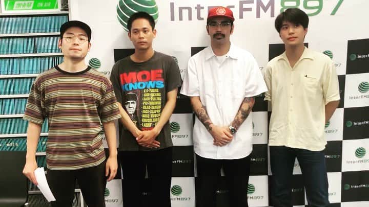 のインスタグラム：「Wed. 0am- Midnight Slider DJs：Yogee New Waves  今夜のMidnight Slider Ep.12 ついに最終回直前！ 何と原稿は白紙で、「最終回なにするか会議」を開催！！ これまで道なき道を走ってきた4人は、どこに向かっていくのか…！？ メッセージはyogee897@interfm.jpまで📩 #yogee897 #interfm897 #yogeenewwaves」