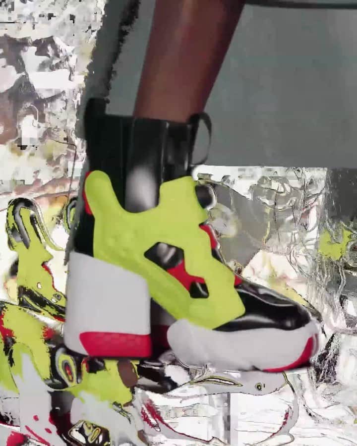 のインスタグラム：「The Maison Margiela x Reebok collaboration is available starting today, exclusively at Maison Margiela boutiques worldwide and online at Maison Margiela #MaisonMargielaxReebok」