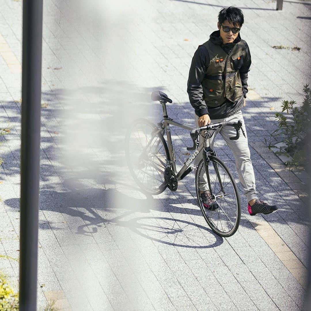 山下晃和さんのインスタグラム写真 - (山下晃和Instagram)「【MODEL】model work   photo by Takaaki Miura  Directed by Tokyo Wheels  #model #mensmodel #malemodel #japanesemodel #japanesemensmodel #モデル #メンズモデル #bike #bicycle #ファッションモデル #タイクーン #tycoonmodels」9月23日 22時12分 - travel_akikazoo