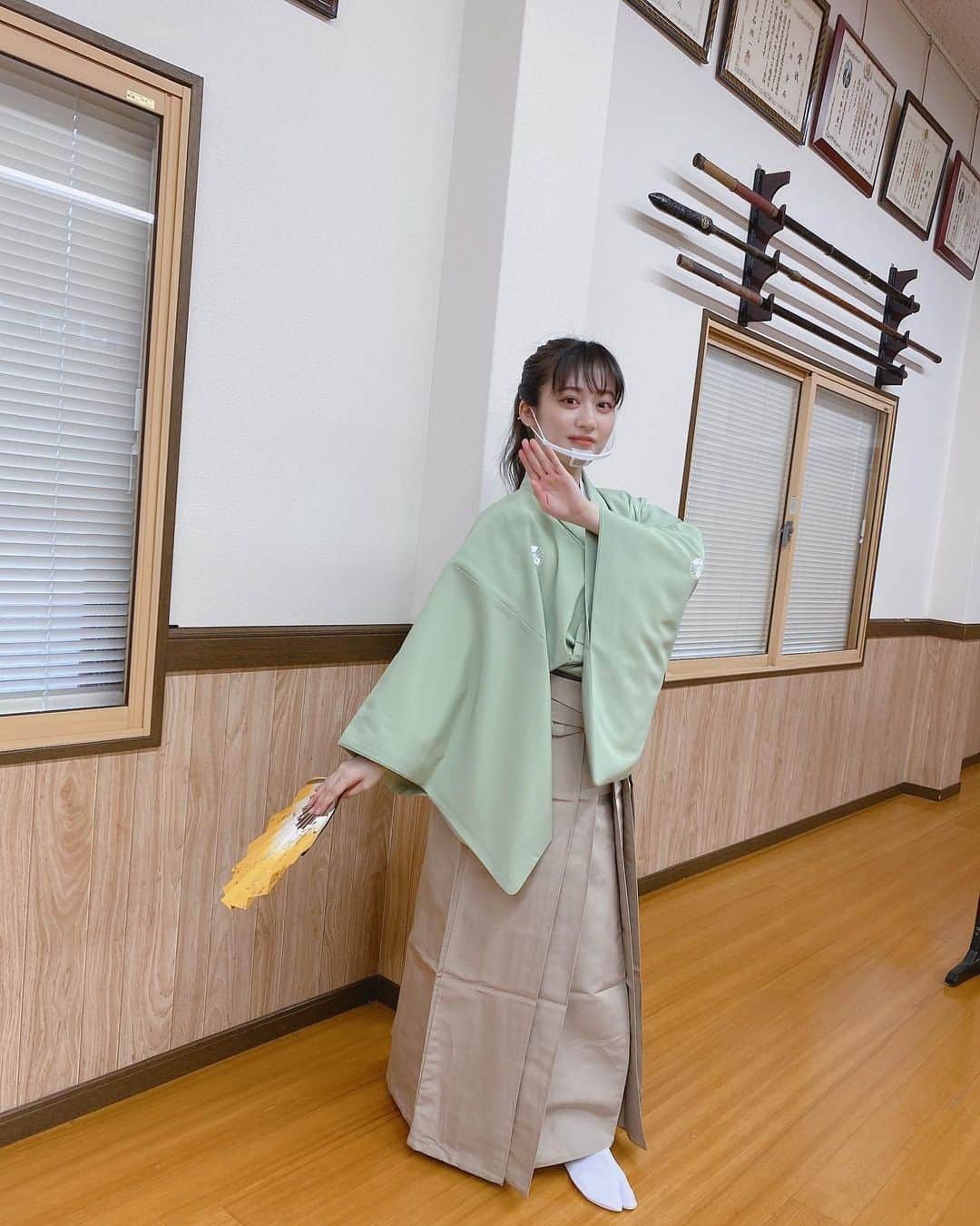 川上千尋さんのインスタグラム写真 - (川上千尋Instagram)「【ご報告】  11月1日に日本武道館で 「吟と舞祭り」が開催されます👘  今回、大日本敬天社道場さんにお伺いして詩舞を体験しました！  11月1日、日本武道館に立てるように詩舞を皆さんにお見せ出来るようにここから精一杯練習していきます🔥  皆さん楽しみにしていて下さい☺️🙏🏻  #吟と舞祭り #日本武道館 #詩舞  #挑戦 #がんばるぞー」9月23日 22時23分 - this_chihhi