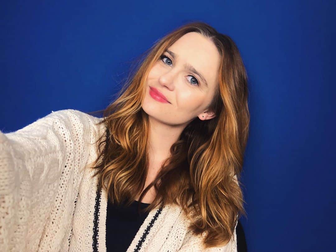 キーリー・マーシャルのインスタグラム：「Lovin life in my new Taylor Swift Cardigan 🥰」