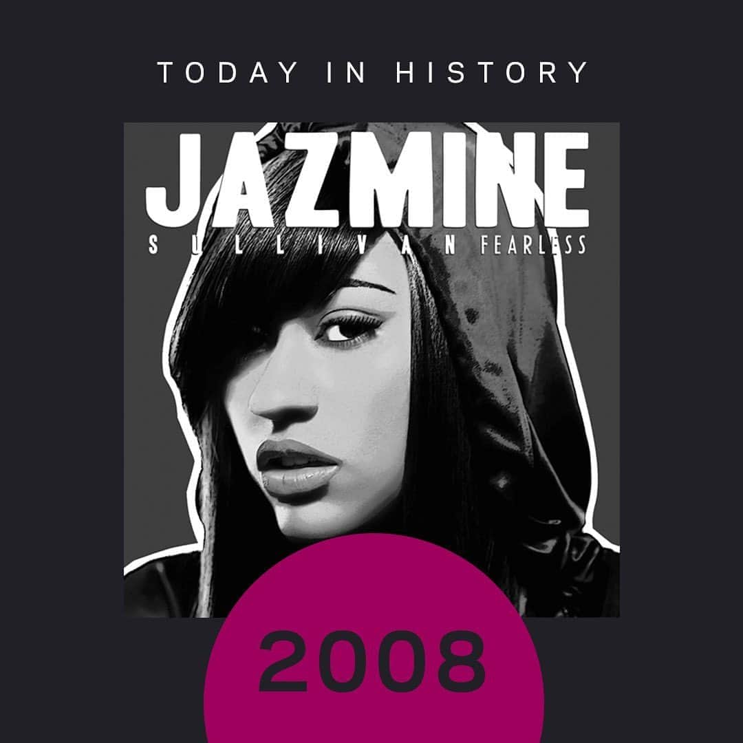 The GRAMMYsさんのインスタグラム写真 - (The GRAMMYsInstagram)「On this day in 2008, @jazminesullivan released her debut studio album “Fearless” which earned her five GRAMMY Award nominations including Best Female R&B Vocal Performance, Best Traditional R&B Vocal Performance, Best R&B Song, and Best Contemporary R&B Album, while Sullivan herself was nominated for Best New Artist during the 51st #GRAMMYs. 💫」9月24日 9時01分 - recordingacademy