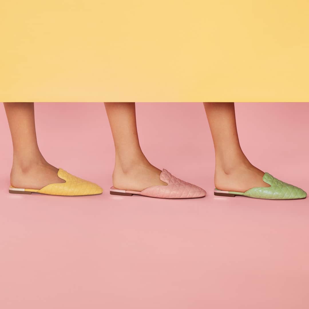 Schutzのインスタグラム：「CASUAL NIGHTS WITH SCHUTZ FUN FLATS ❤️ #newin #schutzfunflats #schutzcandy」