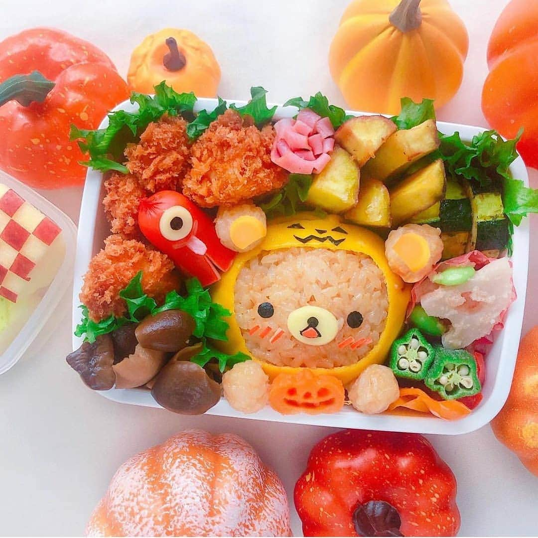 Rilakkuma US（リラックマ）さんのインスタグラム写真 - (Rilakkuma US（リラックマ）Instagram)「@rm2boysmama made this wonderfully Halloween-y dish! It's never too early to start celebrating the spooky season, right? 🎃 . . . #rilakkumaus #Rilakkuma #sanx #kawaii #cutefood #korilakkuma #リラックマ #サンエックス #bento #charaben #キャラ弁」9月24日 9時06分 - rilakkumaus