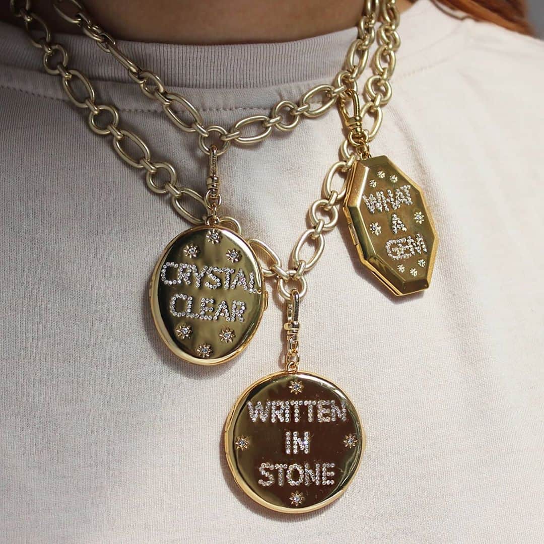 ルル フロストのインスタグラム：「Hi 👋from our beautiful phrase lockets that are nearly sold out, and our sweet power studs. We love these styles and you will too. Xx Lu ✨」