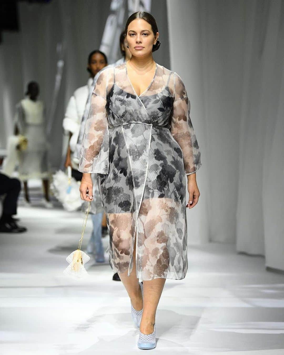 British Vogueさんのインスタグラム写真 - (British VogueInstagram)「#AshleyGraham chose quite the occasion to mark the end of her maternity leave. The new mum, who welcomed baby Isaac in January, switched back into modelling mode to walk in @Fendi’s SS21 show in Milan – the first live runway presentation of a dramatically altered season. Graham was part of a diverse cast that spanned different ages, sizes and ethnicities, and was liberally sprinkled with famous faces and industry legends. @SilviaVenturiniFendi wanted the show to feature “different ages, different body shapes,” she told #BritishVogue. “It’s about memories, it’s about the future. It’s about family values, and family bonds.” Click the link in bio for more on the key catwalk cameos, and to see the brilliant casting in full.」9月24日 1時04分 - britishvogue