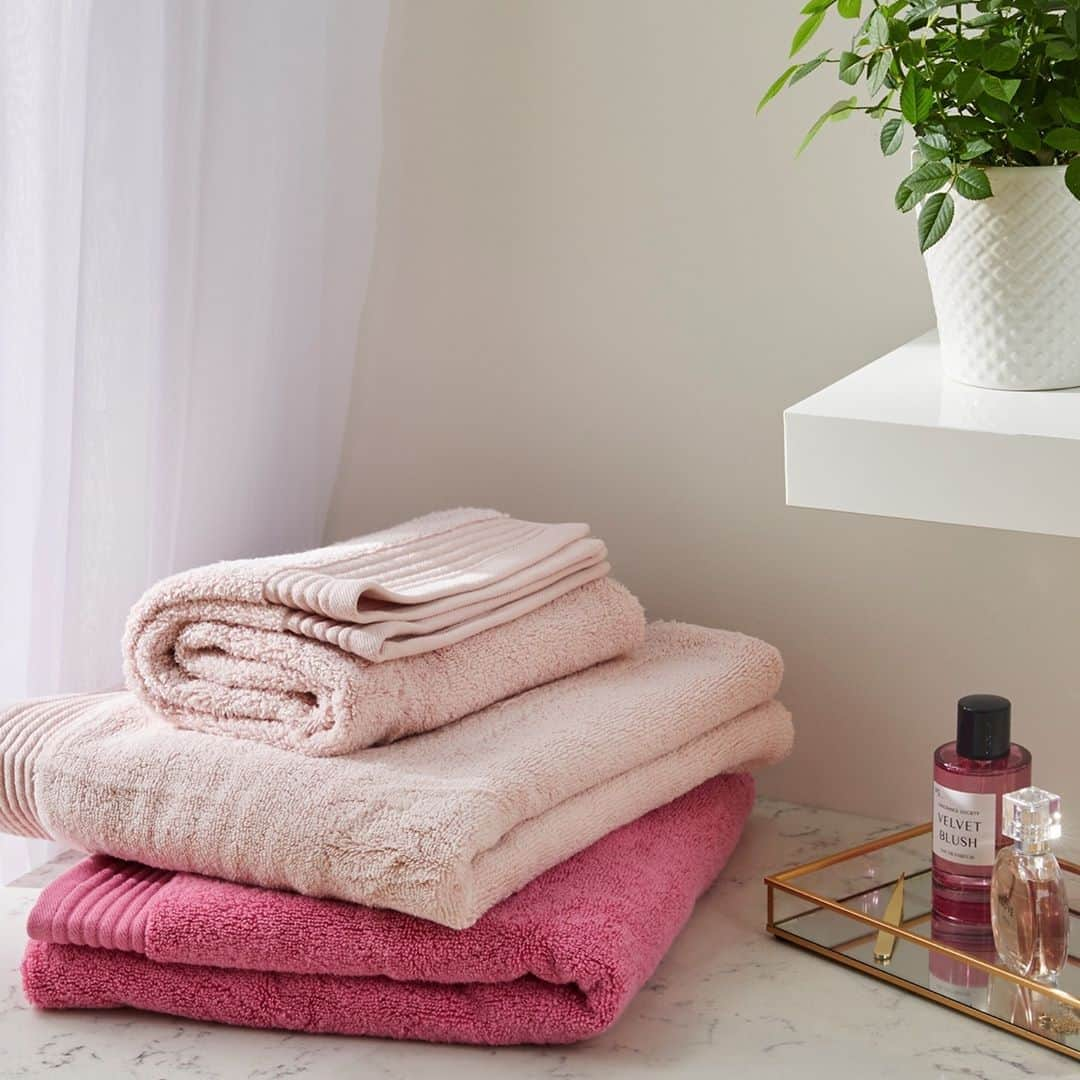 プリマークさんのインスタグラム写真 - (プリマークInstagram)「Time to unwind with some help from @primark.home 💗 Our @goodhousekeepinguk accredited towels are also made using sustainable cotton! Prices from £4/€5/$10 #Primark #PrimarkHome #PrimarkCares」9月24日 1時00分 - primark