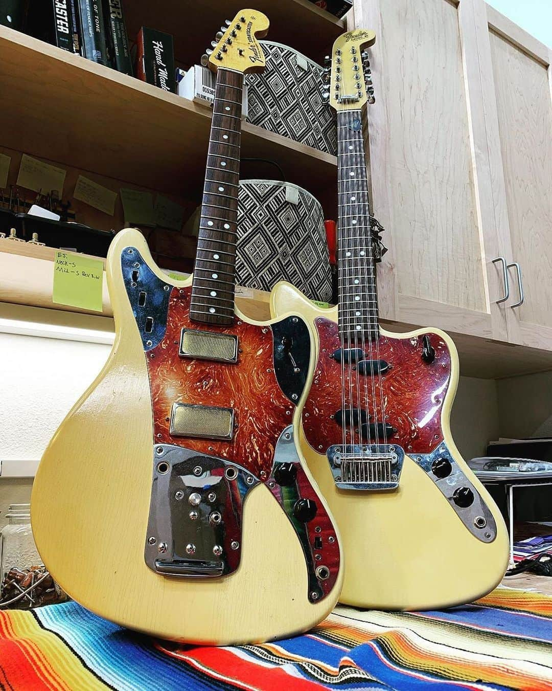 Fender Guitarさんのインスタグラム写真 - (Fender GuitarInstagram)「From the bench of Master Builder @calopez_fender, here’s a set of matching Electric XII and Marauder in Olympic White. Which would you play first?」9月24日 1時03分 - fender