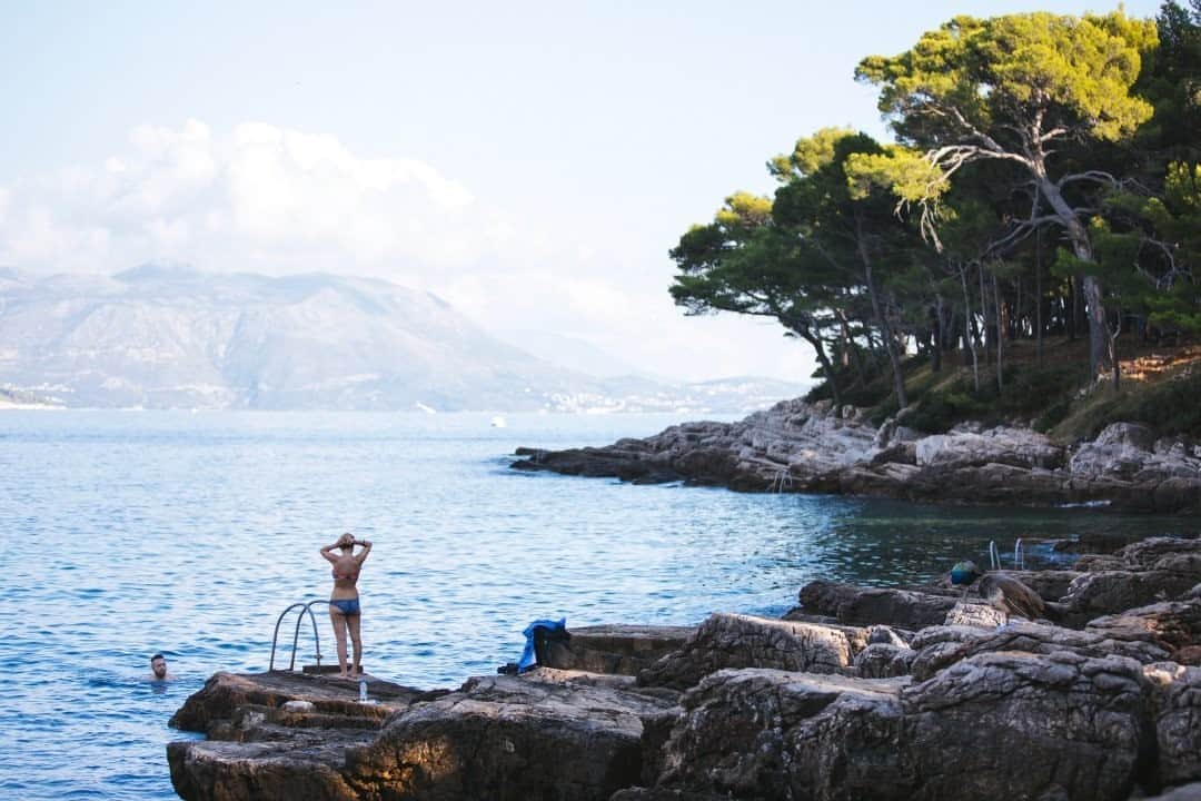 National Geographic Travelさんのインスタグラム写真 - (National Geographic TravelInstagram)「Photo by @max.lowe / Visitors from across Croatia and beyond travel to bask in the sun-soaked coastline of the Adriatic Sea. Once the site of a brutal civil war, the castled city of Dubrovnik—famous for its part in "Game of Thrones"—now plays a more innocent role. To see more from my travels in Croatia, follow @max.lowe.」9月24日 1時06分 - natgeotravel