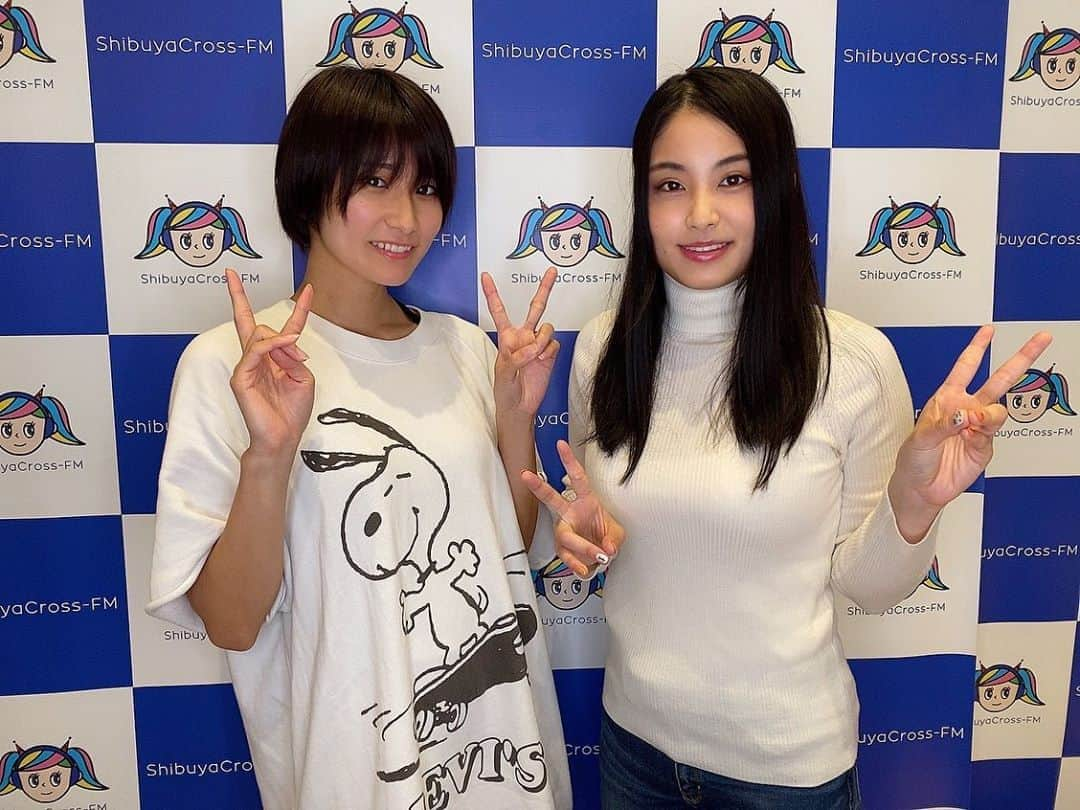 来栖うさこさんのインスタグラム写真 - (来栖うさこInstagram)「渋谷クロスFM "フレッシュチャンネル" . ゲスト出演でした💕 ありがとうございました(*^▽^*) . 植田社長、トロたんさん、シャバダバふじさん . 雨の中、観覧も来て下さって感謝です(*´ー｀*) . . . .  #来栖うさこ  #齧り付きたいお尻 #愛媛県産グラドル #グラドル #グラビア #グラビアアイドル #ショートカット女子 #ショートヘア #お尻 #model #cosplayer #gravureidol #japan #tokyo #asiangirls #sexy #渋谷クロスFM #フレッシュチャンネル #トロたん #シャバダバふじ」9月24日 1時29分 - kurusu_usako