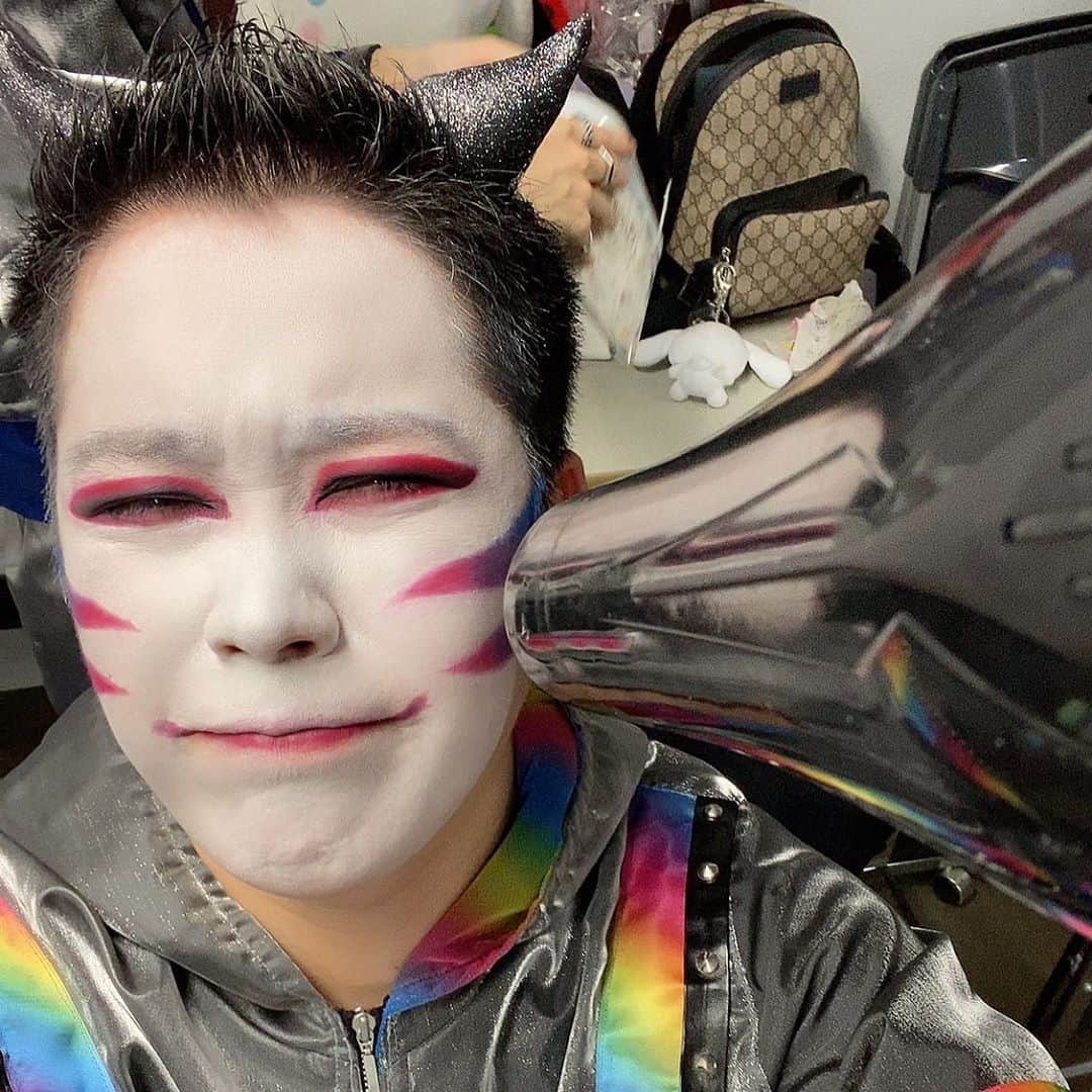 たっしーのインスタグラム：「みんな好き🥴 ＊ #モノクローン #虹色担当 #たっしー #アイドル」