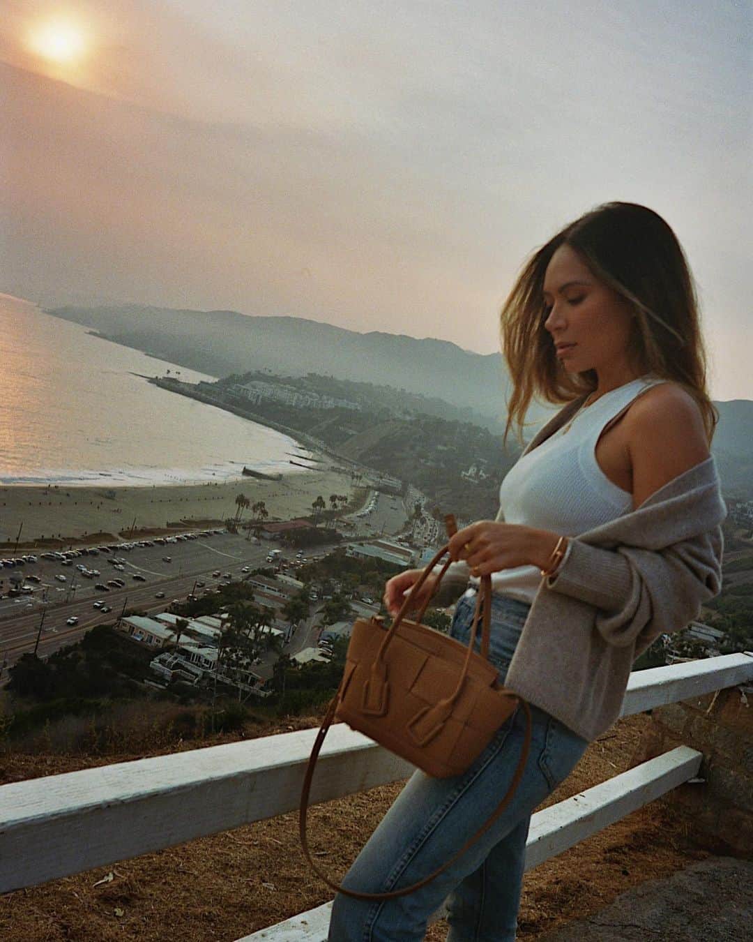 Marianna Hewittのインスタグラム：「what are you grateful for?」
