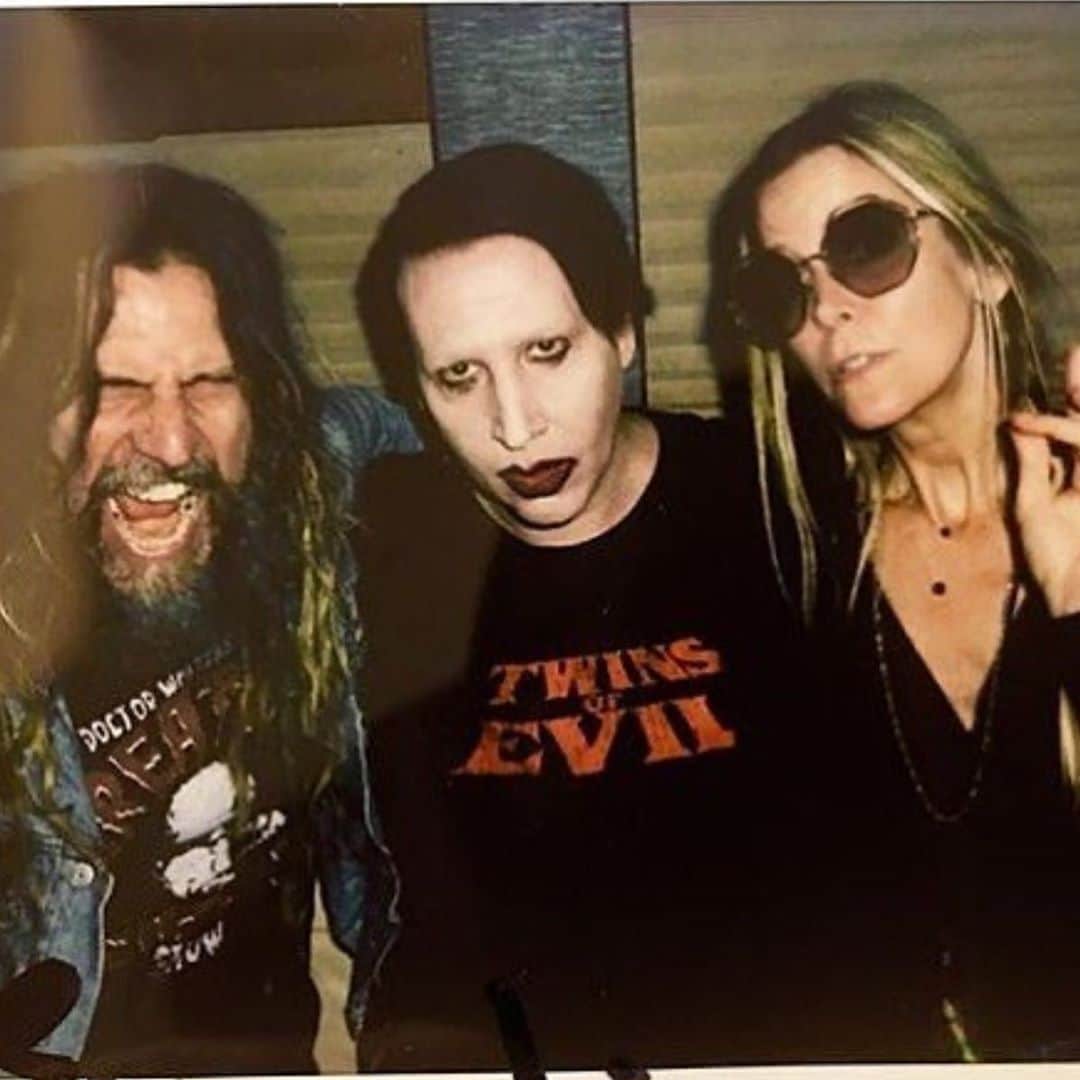 ロブ・ゾンビのインスタグラム：「Three From Hell with @marilynmanson and @sherimoonzombieofficial last summer on the tour bus. #robzombie #marilynmanson #sherimoonzombie #twinsofeviltour2019」